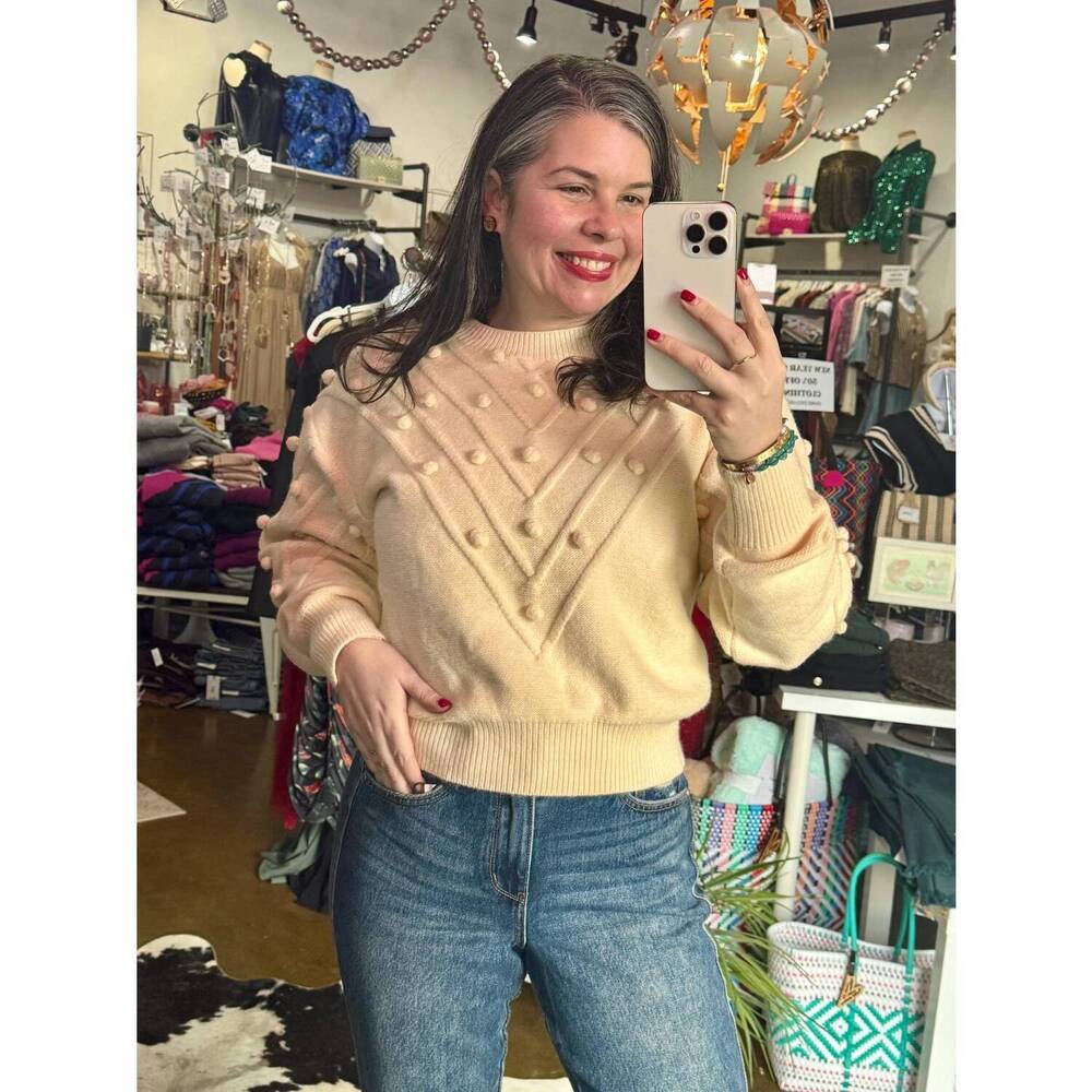 NEW &MERCI popcorn knits along front and sleeve sweater in ivory